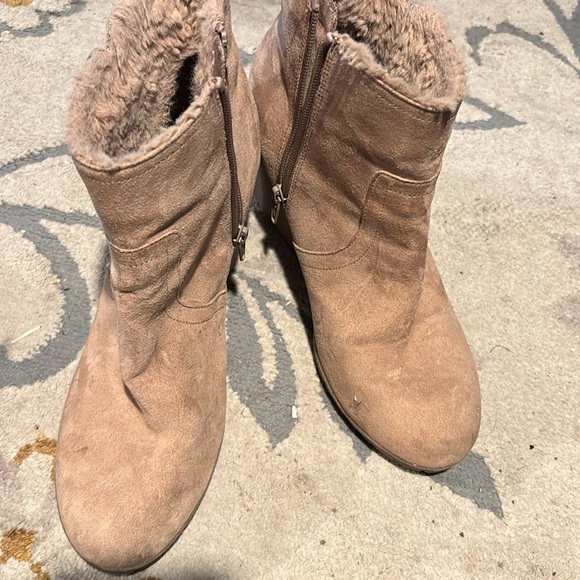 Old Navy Wedge Fur-lined Booties 8.5 - Picture 5 of 5